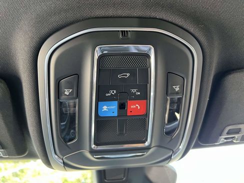 Used 2025 Jeep Grand Cherokee L Limited image 31