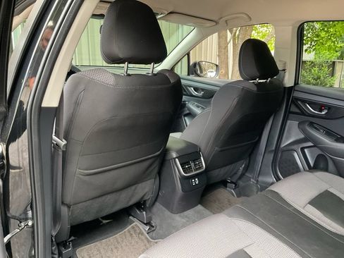 Used 2023 Subaru Outback Premium AWD/4WD image 31