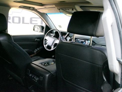 Used 2018 Chevrolet Tahoe Premier AWD/4WD image 13