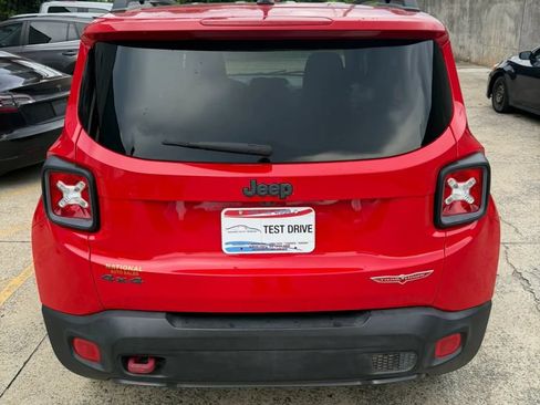 Used 2016 Jeep Renegade Trailhawk AWD/4WD image 2