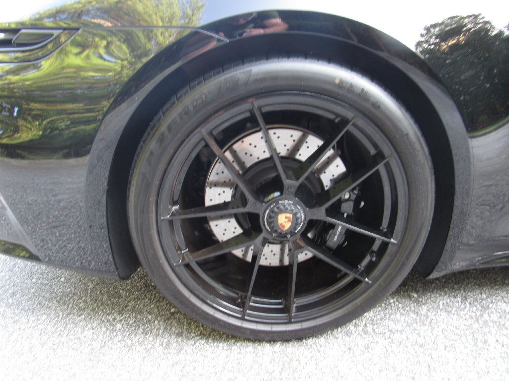 Certified 2026 Porsche 911 Targa 4 GTS AWD/4WD image 24