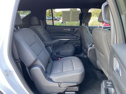 Used 2024 Chevrolet Traverse LT FWD image 14