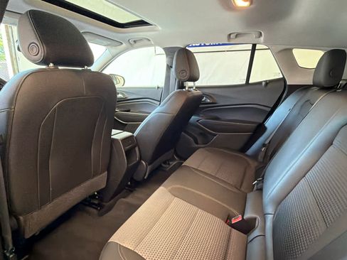 Used 2024 Chevrolet Trax LT w/ Sunroof Package FWD image 22