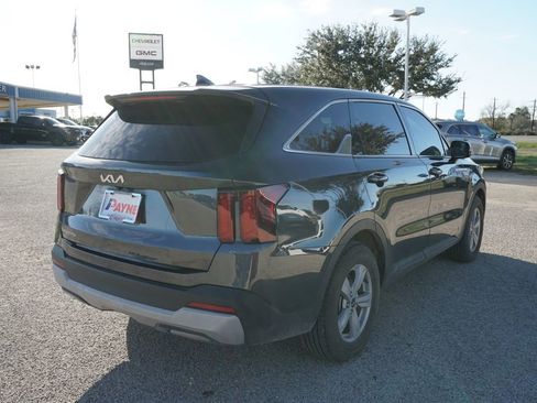 Used 2024 Kia Sorento LX image 7