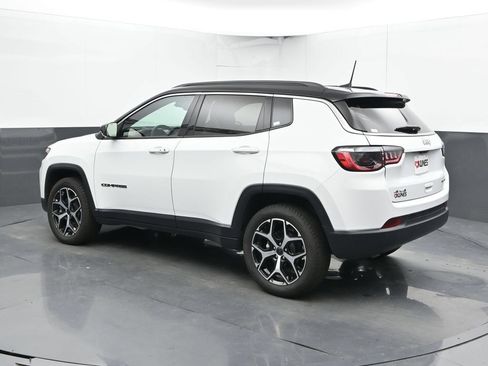 Used 2025 Jeep Compass Limited AWD/4WD image 10