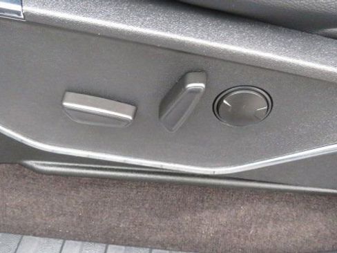 Used 2022 Ford F150 Lariat image 17