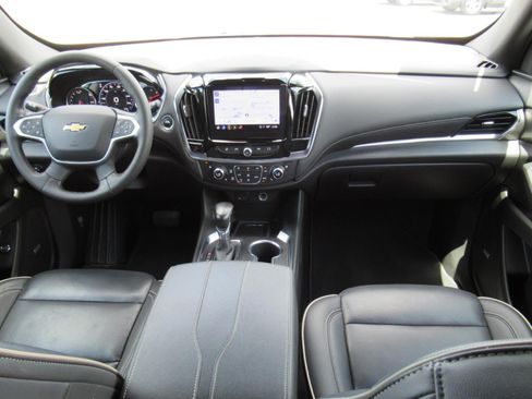 Used 2022 Chevrolet Traverse Premier AWD/4WD image 12