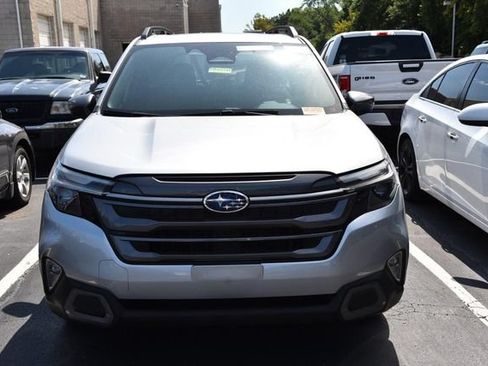 Used 2025 Subaru Forester Limited AWD/4WD image 3