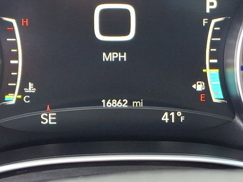 Certified 2024 Chrysler Pacifica Pinnacle w/ Trailer Tow Group image 22