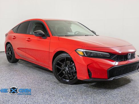 Used 2025 Honda Civic Sport image 1
