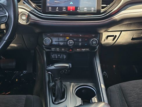 Used 2025 Dodge Durango GT w/ Blacktop Package RWD image 28