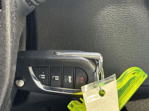 Used 2021 Toyota Corolla SE w/ Carpet Mat Package (TMS) image 28