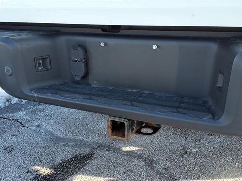 Used 2022 Nissan Frontier SV image 4