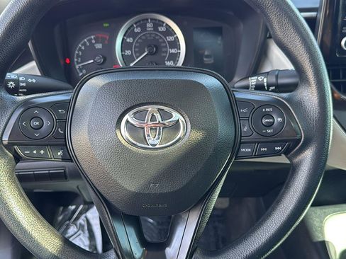 Used 2022 Toyota Corolla LE image 14