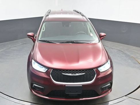 Used 2021 Chrysler Pacifica Touring w/ Cold Weather Group FWD image 33