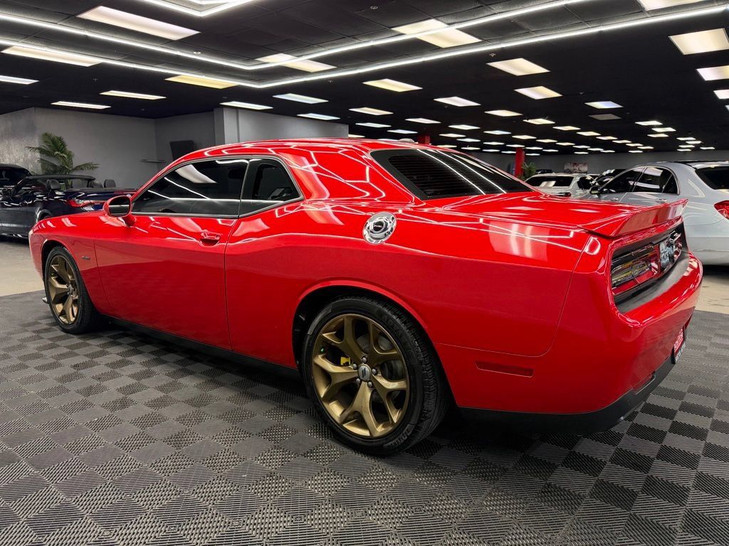 Used 2019 Dodge Challenger R/T RWD image 9