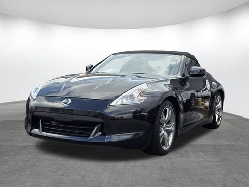 Used 2010 Nissan 370Z Touring w/ Sport Pkg RWD image 10