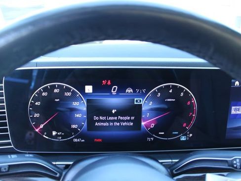 Used 2024 Mercedes-Benz GLS 450 4MATIC image 25