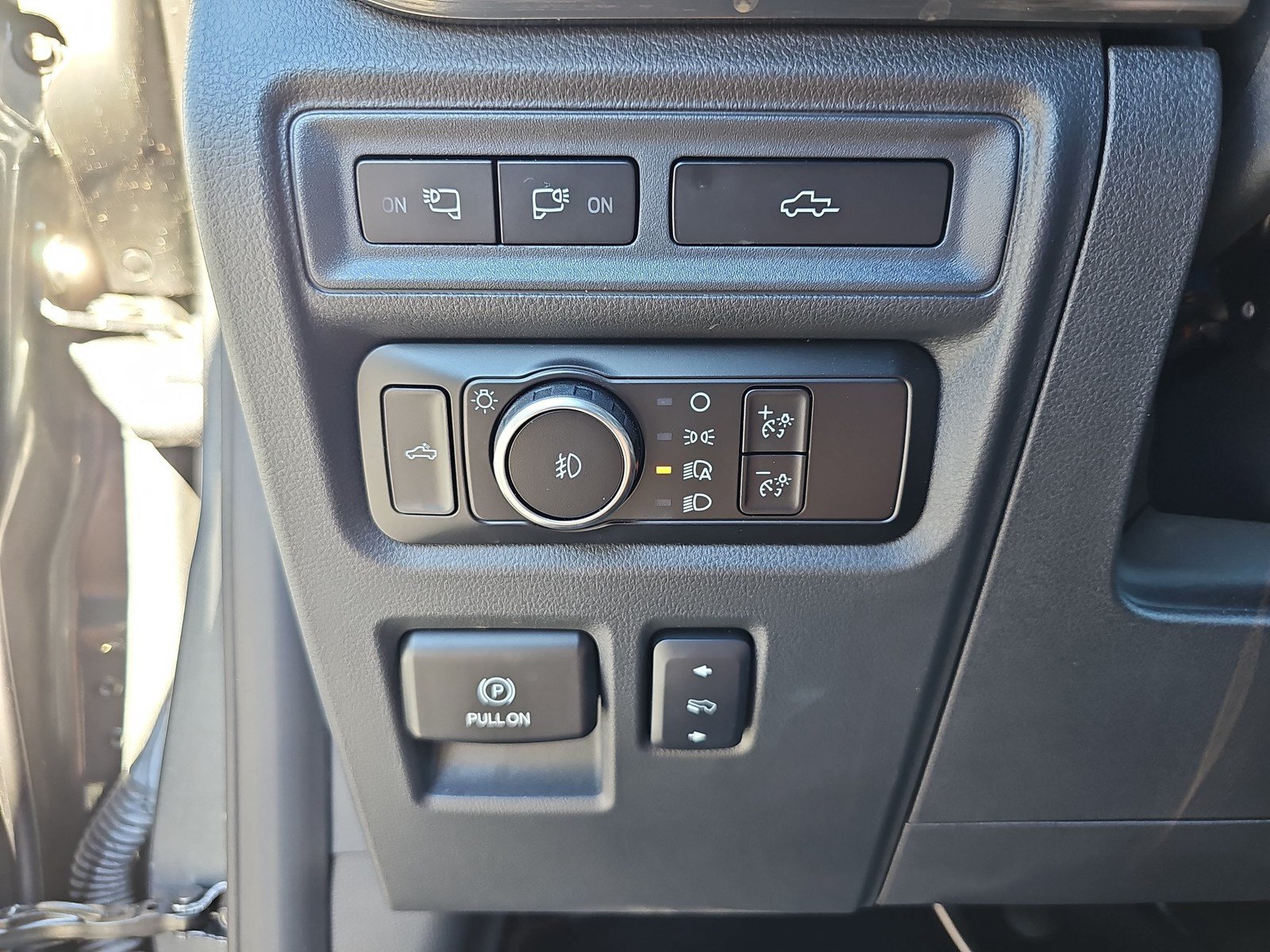 Used 2023 Ford F150 Lariat AWD/4WD image 29