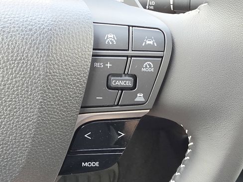 Used 2025 Toyota Camry SE w/ Multimedia Upgrade Package image 17