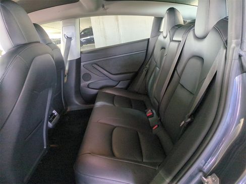 Used 2022 Tesla Model 3 Long Range image 13