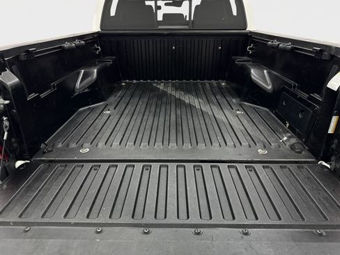 Used 2022 Toyota Tacoma SR5 RWD image 47