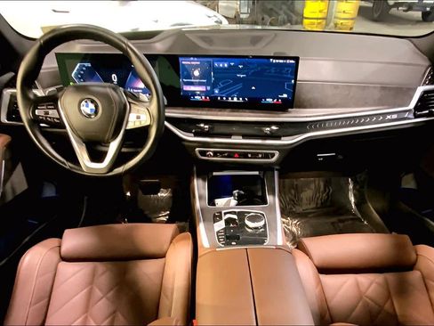 Used 2024 BMW X5 xDrive40i w/ Premium Package image 16