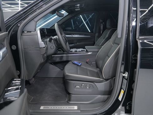 Used 2026 Cadillac Escalade ESV Sport AWD/4WD image 11