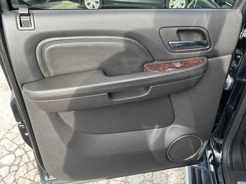 Used 2014 GMC Yukon XL Denali image 15