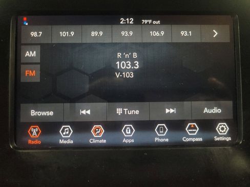 Used 2020 Jeep Cherokee Latitude FWD image 25