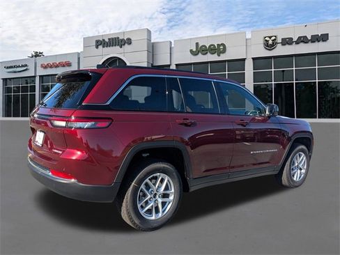 New 2025 Jeep Grand Cherokee Laredo X image 4