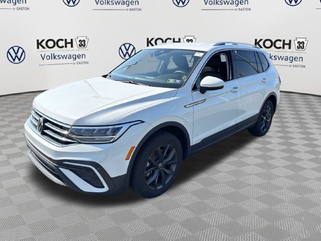 Used 2024 Volkswagen Tiguan SE AWD/4WD image 3