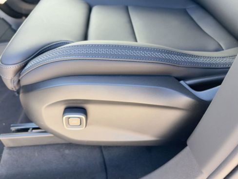 New 2025 Volvo EX90 Plus image 14