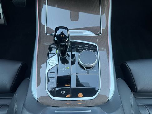 Used 2022 BMW X5 xDrive40i w/ M Sport Package image 13