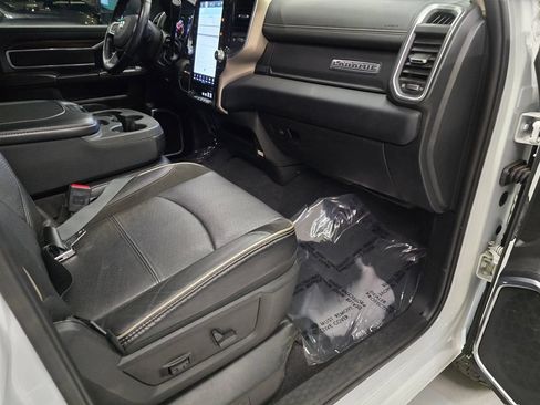 Used 2024 RAM 2500 Laramie AWD/4WD image 39