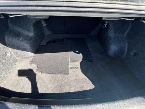 Used 2025 Nissan Altima 2.5 SV FWD image 32