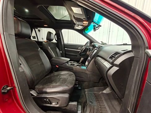 Used 2017 Ford Explorer Sport w/ Equipment Group 401A image 33