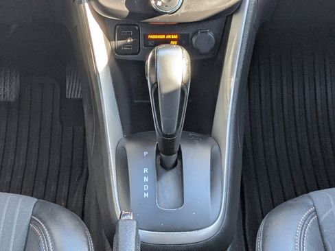 Used 2019 Chevrolet Trax LT w/ LT Convenience Package image 19