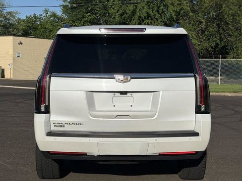 Used 2017 Cadillac Escalade Premium Luxury AWD/4WD image 10