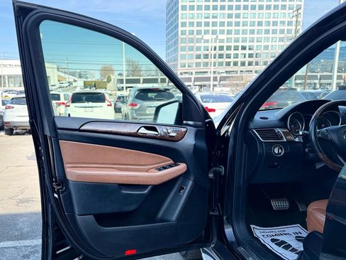 Used 2016 Mercedes-Benz GLE 400 4MATIC image 9