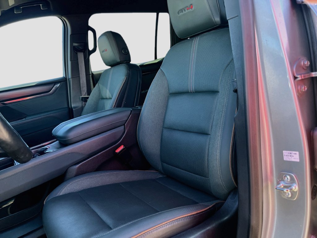 Used 2025 GMC Acadia AT4 AWD/4WD image 22
