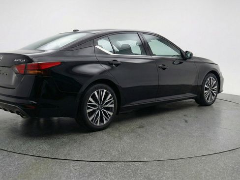 Used 2025 Nissan Altima 2.5 SV image 9