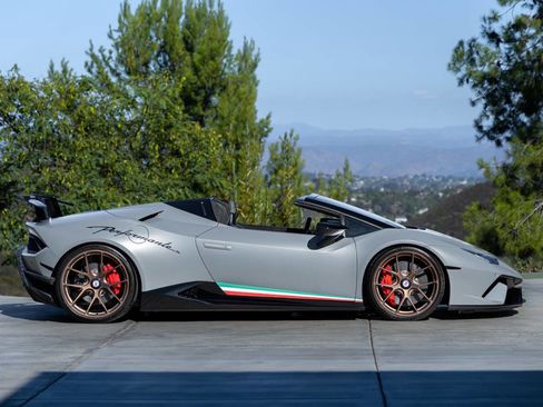 Used 2018 Lamborghini Huracan Performante image 24