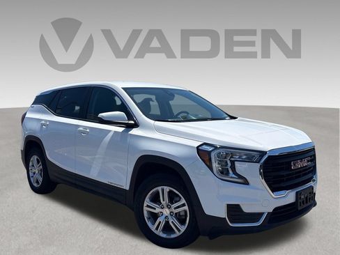 Used 2024 GMC Terrain SLE FWD image 29