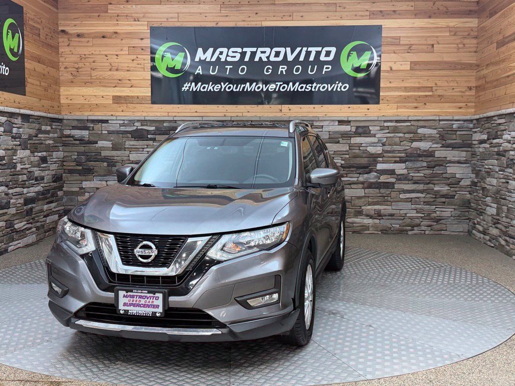Used 2017 Nissan Rogue SV AWD/4WD image 9