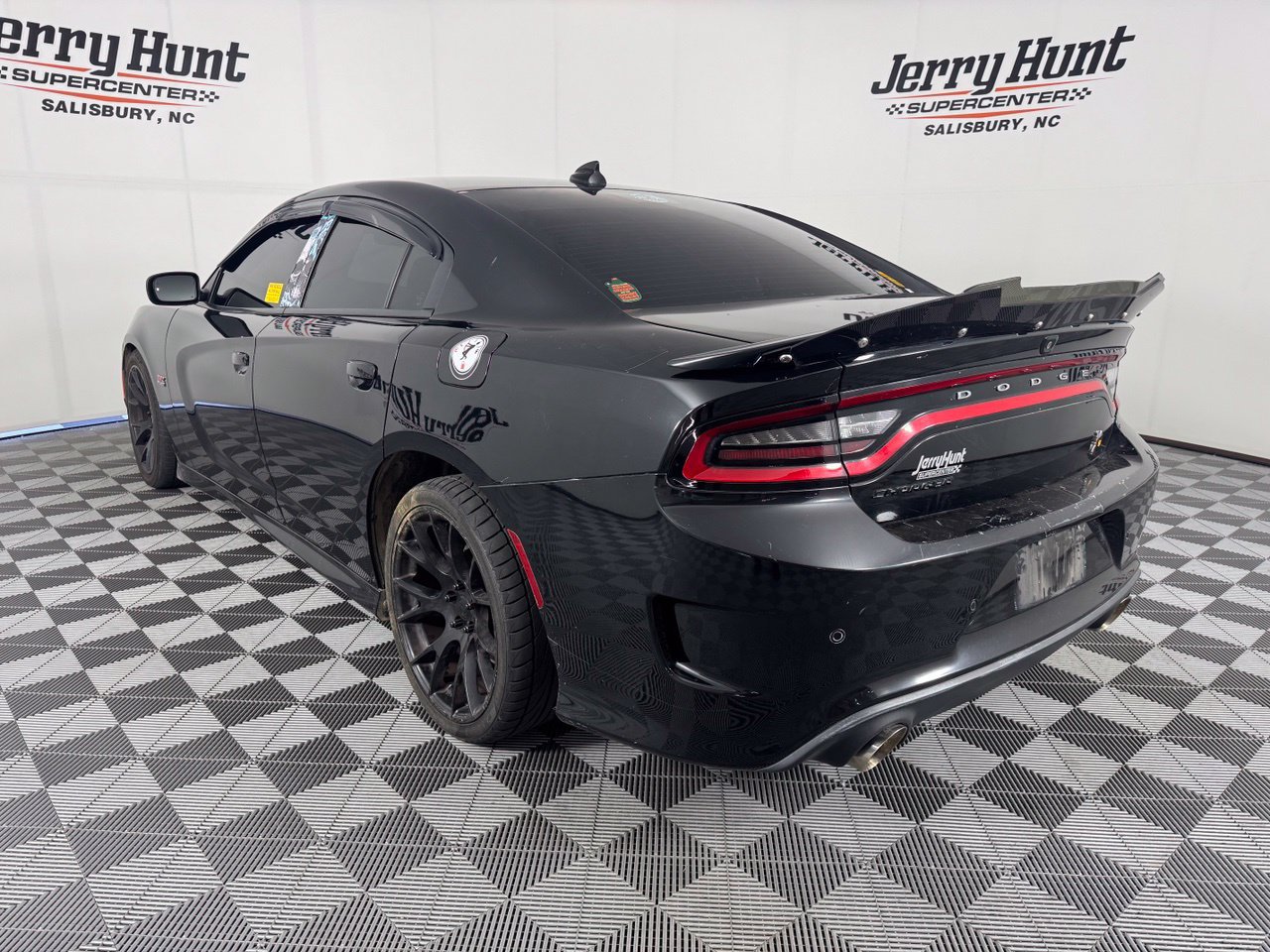 Used 2019 Dodge Charger Scat Pack w/ Technology Group RWD image 11