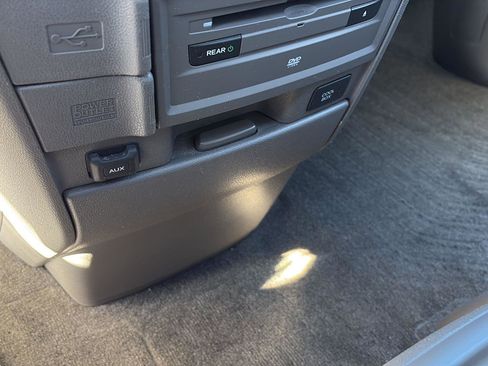 Used 2014 Honda Odyssey Touring image 16