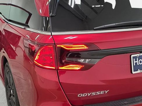 Used 2024 Honda Odyssey Sport image 34