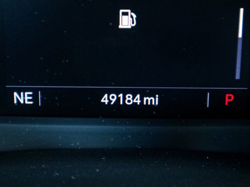 Used 2022 Cadillac XT4 Sport w/ Comfort Package image 22