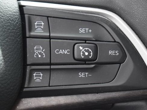 Used 2022 Jeep Grand Cherokee L Limited w/ Luxury Tech Group II AWD/4WD image 27